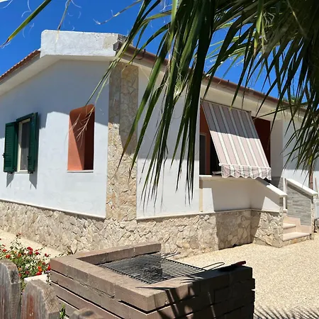 Casa vacanze Raffaela Disanti *